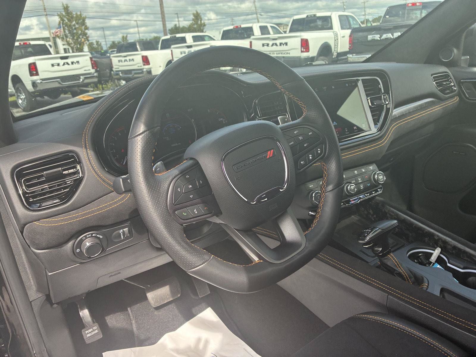 Used 2023 Dodge Durango R/T w/ Hemi Orange Plus Package AWD/4WD image 29