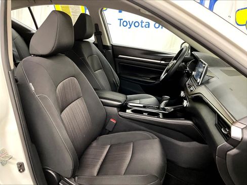 Used 2023 Nissan Altima 2.5 SV FWD image 11