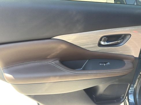 Used 2015 Nissan Murano Platinum w/ Platinum Technology Package AWD/4WD image 23