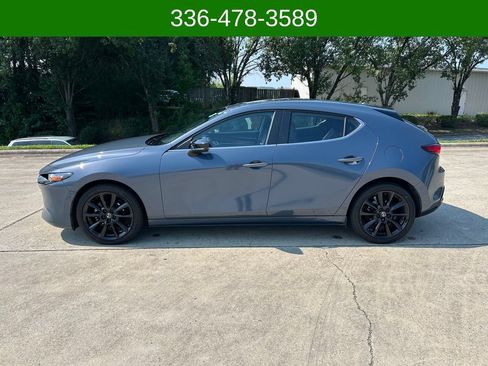 Used 2023 MAZDA MAZDA3 s FWD image 2
