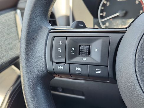 Used 2023 Nissan Rogue SV AWD/4WD image 20