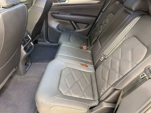 Used 2024 Volkswagen Atlas Cross Sport SE AWD/4WD image 14