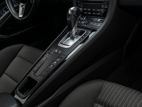 Used 2018 Porsche 911 Carrera image 22