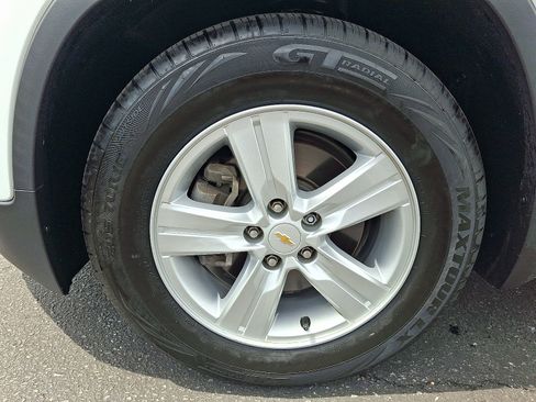 Used 2020 Chevrolet Trax LS w/ Tint and Cruise Package FWD image 9