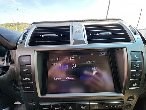 Used 2017 Lexus GX 460 image 21