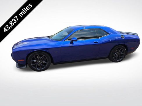 Used 2019 Dodge Challenger R/T w/ Blacktop Package RWD image 2