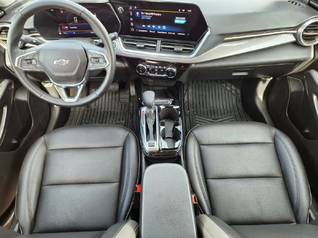 Used 2025 Chevrolet Trax ACTIV w/ Sunroof Package FWD image 32