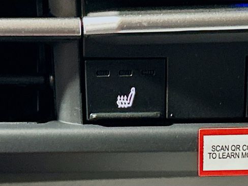 New 2026 Toyota Sienna XLE FWD image 19