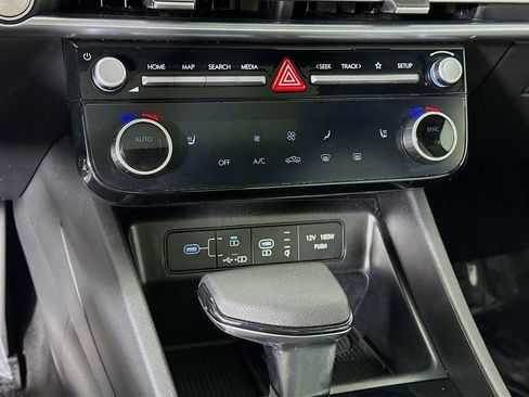 Certified 2025 Hyundai Santa Cruz SEL FWD image 10
