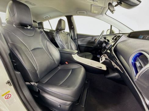 Certified 2016 Toyota Prius Three Touring image 30