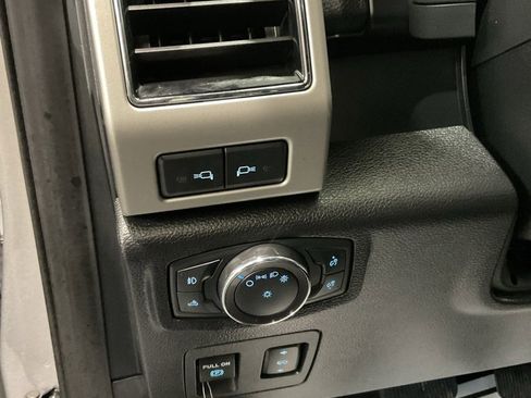 Used 2019 Ford F150 Lariat w/ Equipment Group 502A Luxury image 8