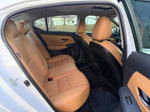 Used 2021 Nissan Sentra SV w/ SV Premium Package image 19