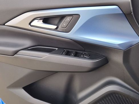 New 2026 Chevrolet Equinox EV LT image 16