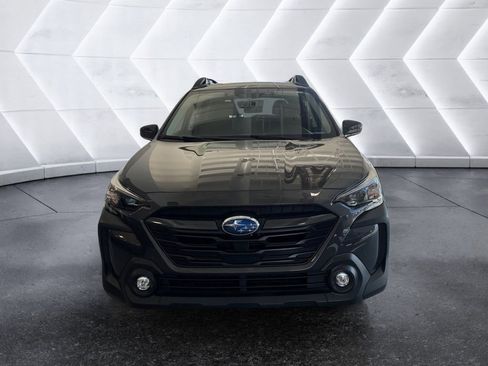 Used 2025 Subaru Outback Limited AWD/4WD image 2