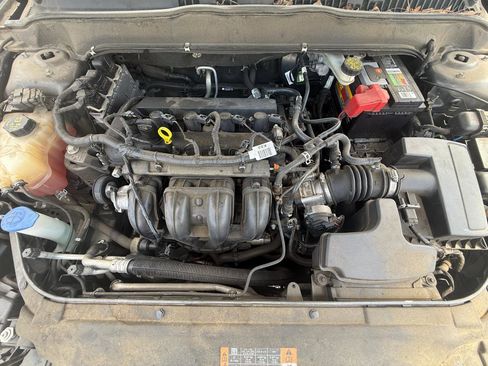 Used 2016 Ford Fusion SE FWD image 10