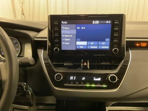 Used 2020 Toyota Corolla LE image 22