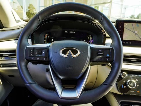Certified 2026 INFINITI QX60 Luxe w/ Family Package FWD image 15