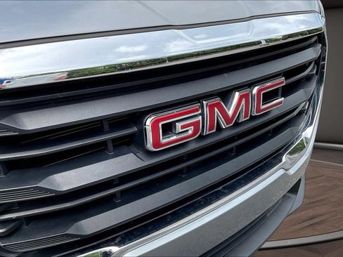 Used 2024 GMC Terrain SLE FWD image 37