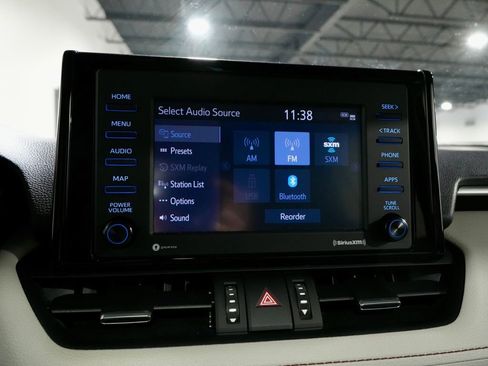 Used 2022 Toyota RAV4 XLE Premium image 20