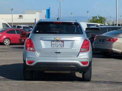 Used 2022 Chevrolet Trax LS w/ Tint and Cruise Package FWD image 7