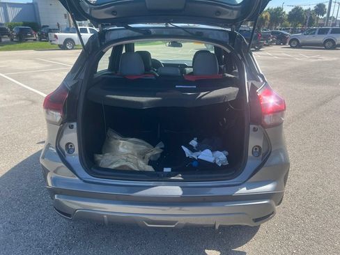 Used 2024 Nissan Kicks SR w/ SR Premium Package FWD image 5