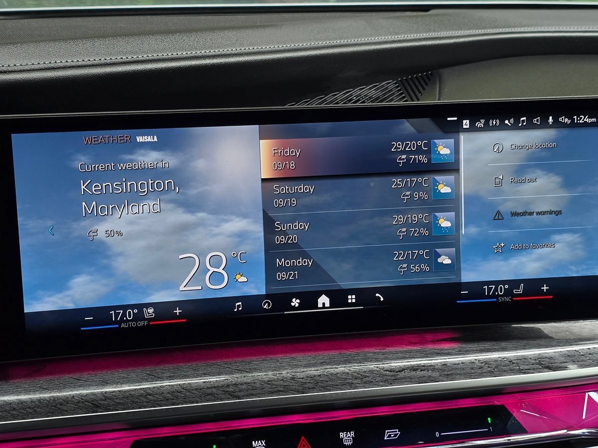 Used 2024 BMW i7 xDrive60 AWD/4WD image 70