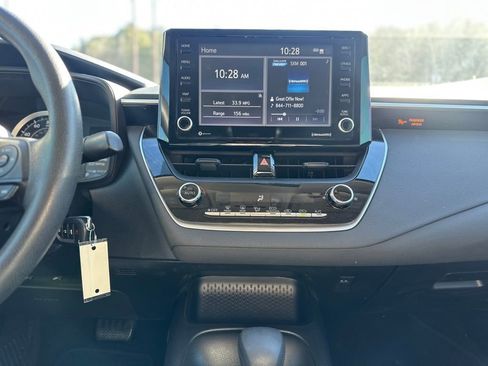 Used 2022 Toyota Corolla LE image 5