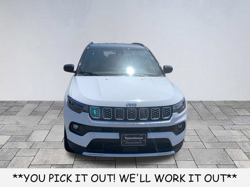 Used 2025 Jeep Compass Limited AWD/4WD image 2