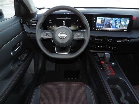 New 2026 Nissan Kicks SR w/ Cold Weather Package image 18