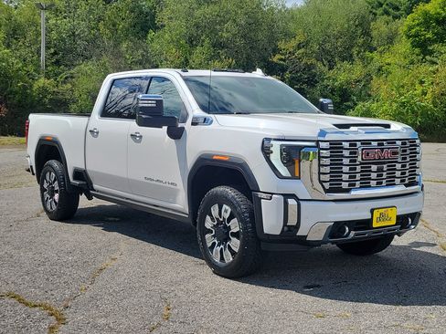 Used 2024 GMC Sierra 2500 Denali w/ Denali Reserve Package AWD/4WD image 3