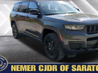 New 2025 Jeep Grand Cherokee L Altitude AWD/4WD video 3