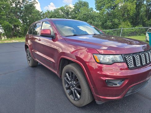 Used 2018 Jeep Grand Cherokee Altitude AWD/4WD image 1