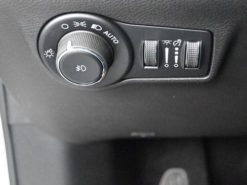 New 2026 Jeep Compass Latitude w/ Sun and Sound Group image 22