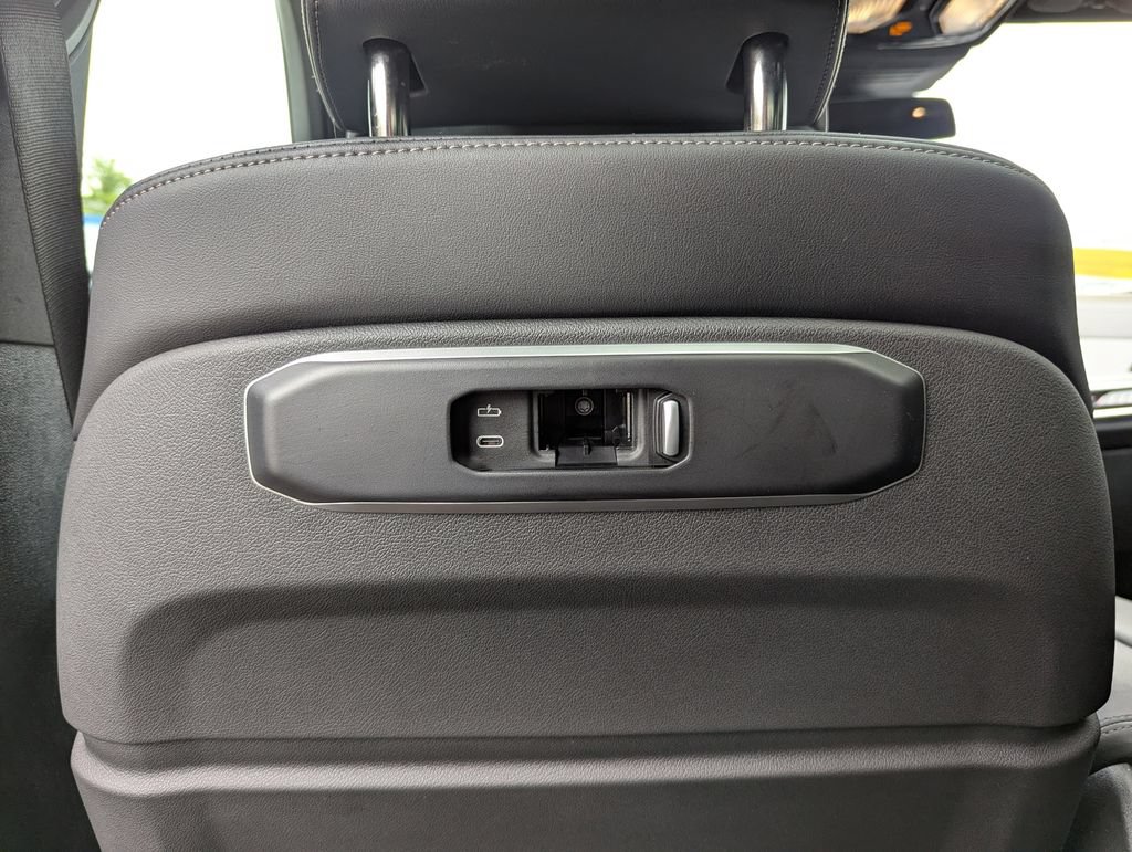 Used 2025 BMW X6 M60i AWD/4WD image 44