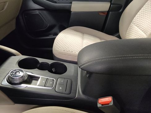 Used 2020 Ford Escape SE FWD image 26