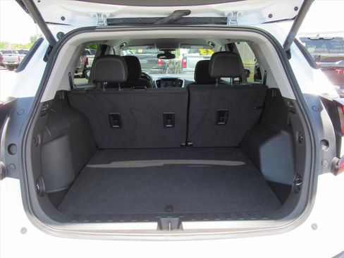 Used 2023 GMC Terrain SLE w/ Driver Convenience Package image 30