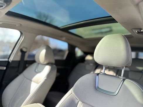 Used 2022 Hyundai Tucson Limited image 12