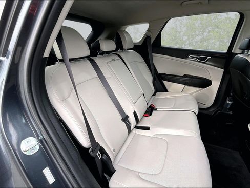 Used 2025 Kia Sportage EX image 27