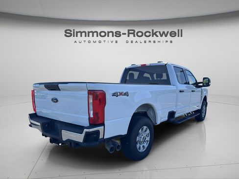 Used 2024 Ford F250 XLT AWD/4WD image 4
