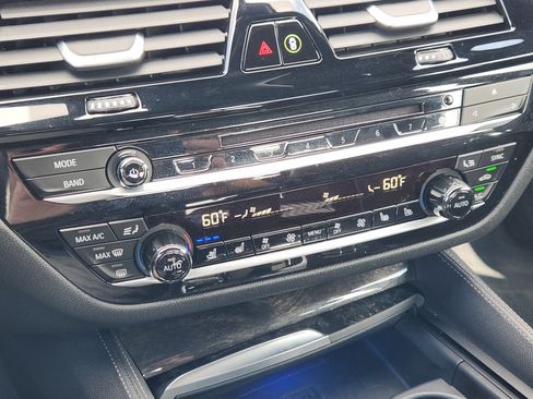 Used 2018 BMW M550i xDrive AWD/4WD image 20