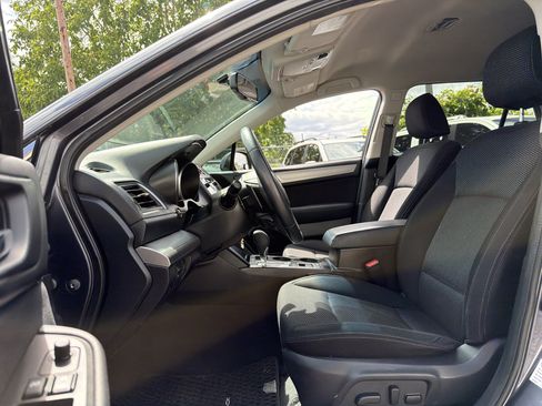 Used 2015 Subaru Outback 2.5i Premium AWD/4WD image 8