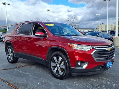 Used 2018 Chevrolet Traverse LT image 3