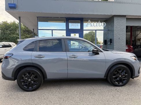 Used 2023 Honda HR-V Sport image 2