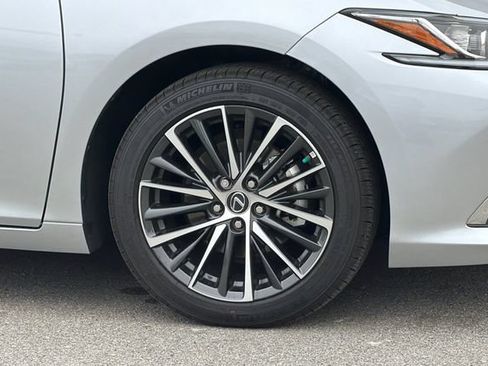 Used 2025 Lexus ES 300h w/ Premium Package FWD image 31