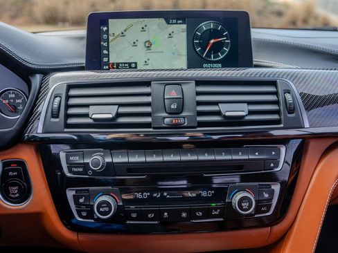 Used 2018 BMW M4 Convertible image 24