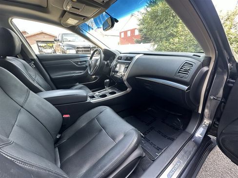Used 2013 Nissan Altima 2.5 SL w/ Technology Pkg FWD image 34