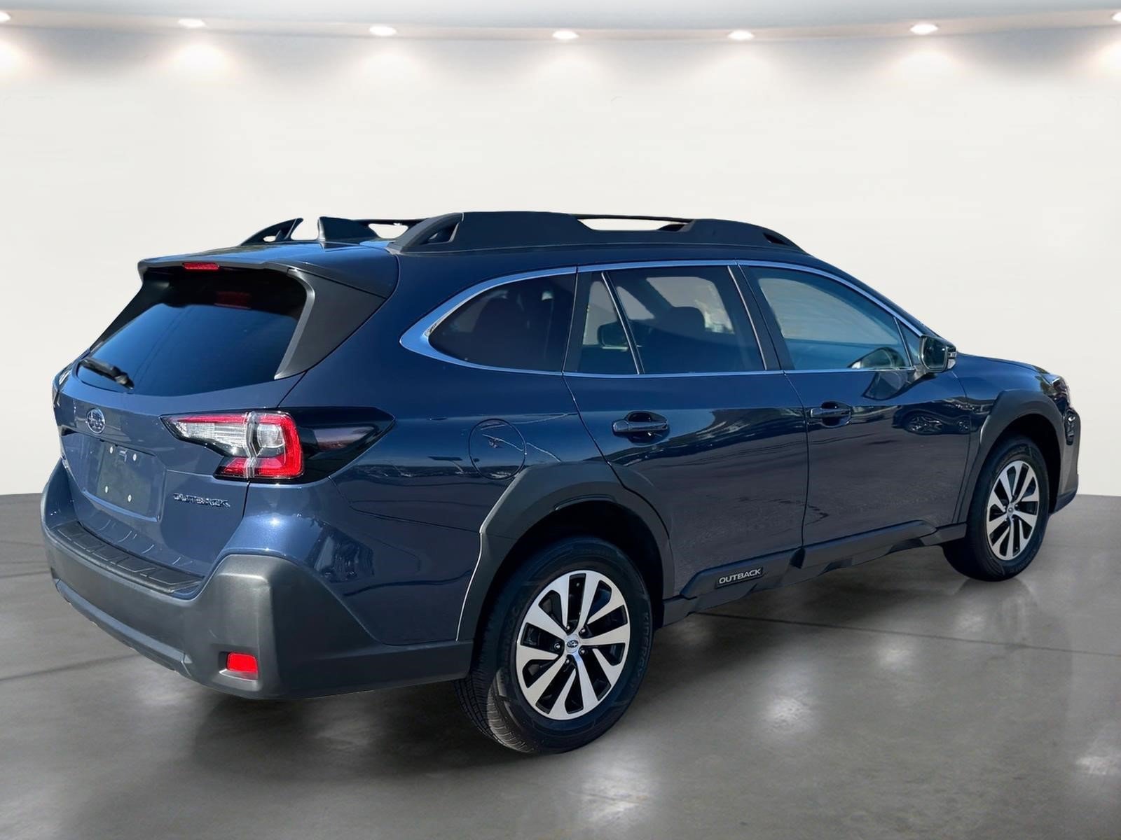 Used 2025 Subaru Outback Premium w/ Popular Package #1 AWD/4WD image 3