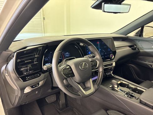 Used 2025 Lexus RX 350 AWD w/ Convenience Package image 4