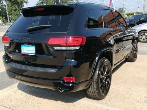 Used 2021 Jeep Grand Cherokee Laredo X RWD image 4