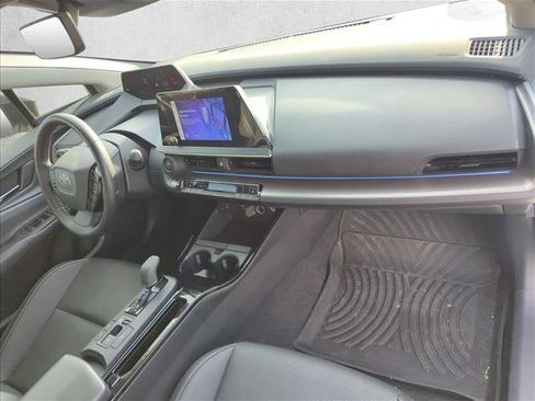 Certified 2025 Toyota Prius XLE FWD image 25